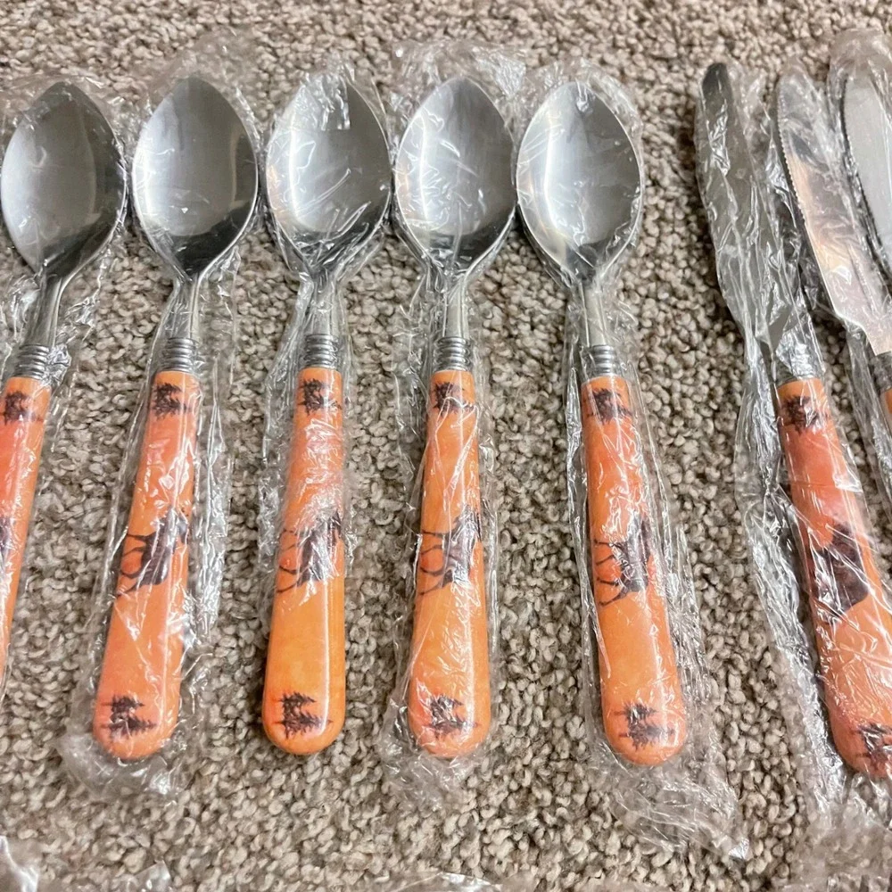 32 Tienshan BEAR MOOSE COUNTRY Stainless Silverware Flatware Folk 8 pc setting